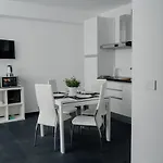 Domus - Orazio - 아파트 *